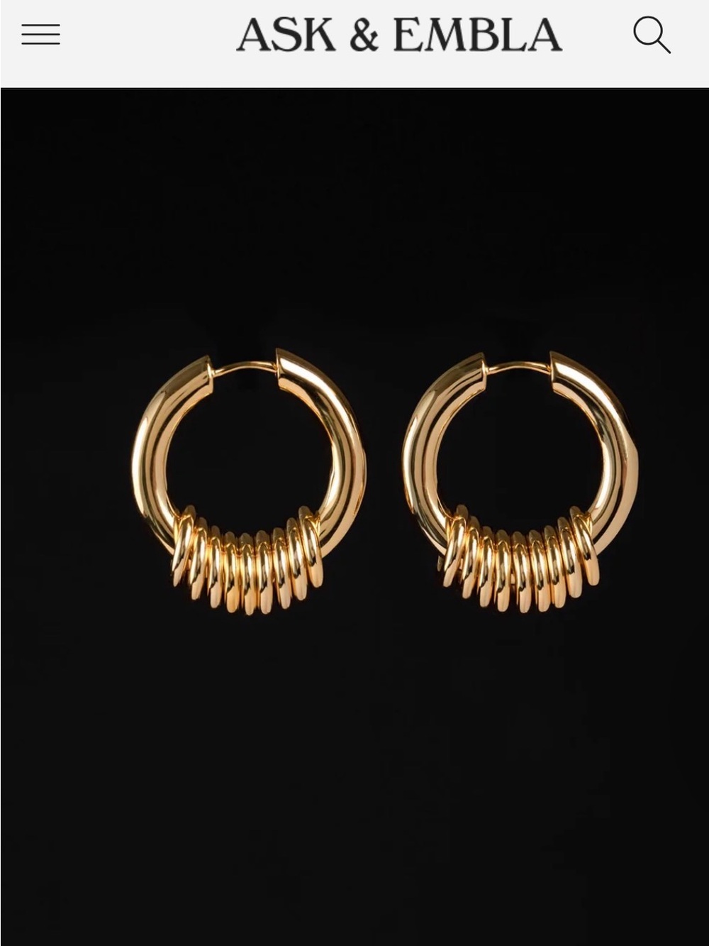 Ask & Embla Odessa Gold Hoop Earrings with gold rings Detail